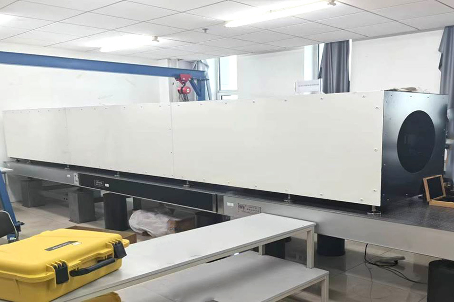 可(kě)見(jiàn)光(guāng)平行(xíng)光(guāng)管